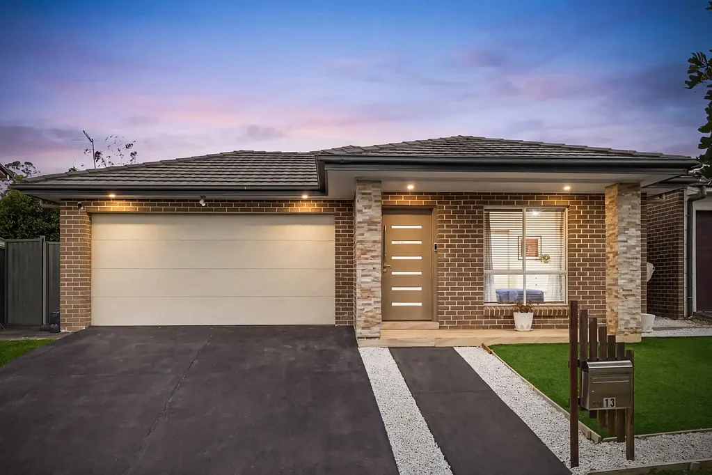 Jordan Springs 4غرفة نوم Modern Family Living on a Generous 495sqm Block