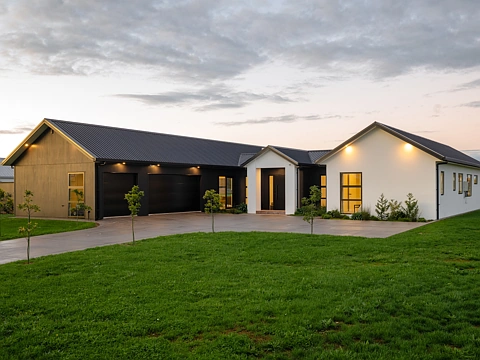 Te Kowhai Better Than Building - Luxury & Income Combined