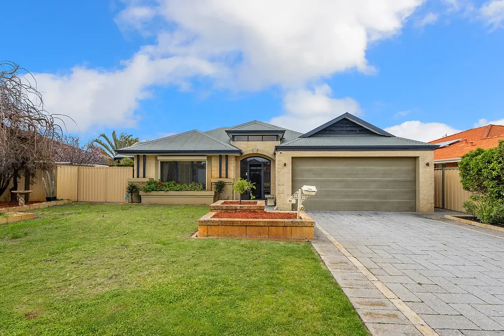 98 Dumbarton Road, Canning Vale, WA 6155