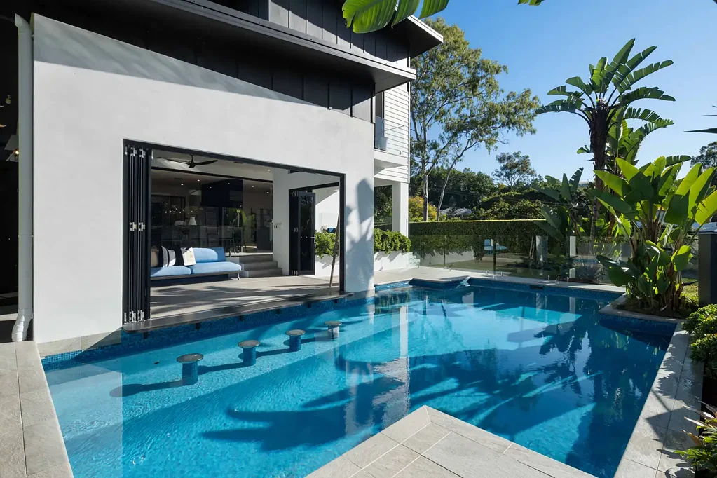 Bardon 5房 街角地块 430㎡阔宅 四车位车库 Miele厨房 盐水泳池 尊贵生活 Lifestyle Luxury in this Sensational Architectural Showpiece