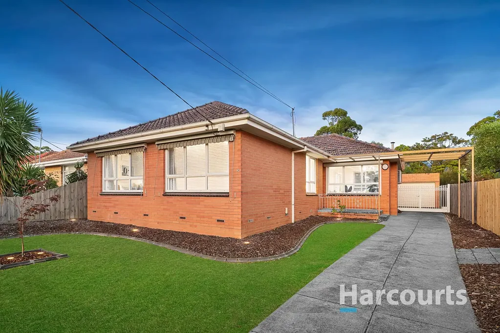 Oakleigh South 4Moenga Immaculate Home Backing onto Metropolitan Golf Club