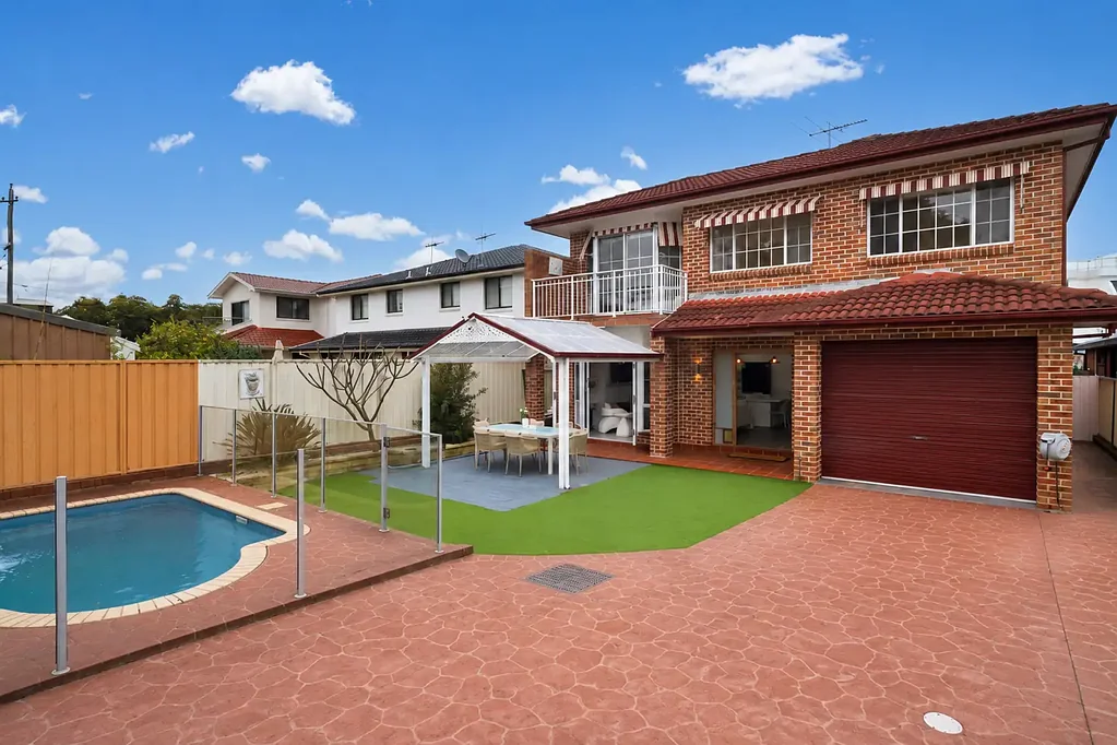 Sandringham 3房 轻松海湾家庭生活，宽敞、舒适、便利 - 经由 Russell Avenue 进入 Relaxed Bayside Family Living with Space, Comfort & Convenience - Access Via Russell Avenue