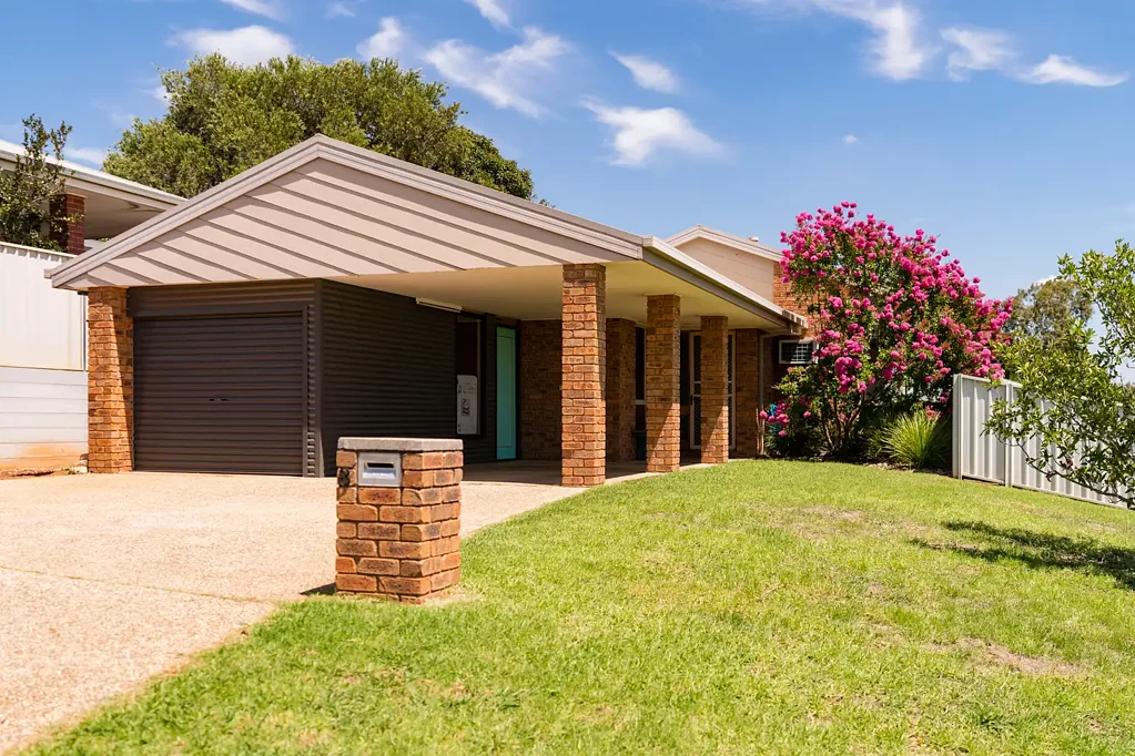 Wodonga 3Phòng ngủ COMFORTABLE LIVING WITH VIEWS, OUTDOOR SPACE & FLEXIBILITY