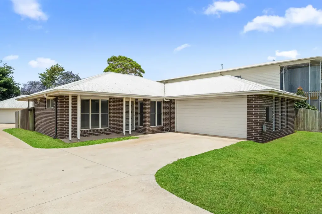 Harristown 3ਬੈੱਡਰੂਮ Modern Comfort Meets Everyday Convenience