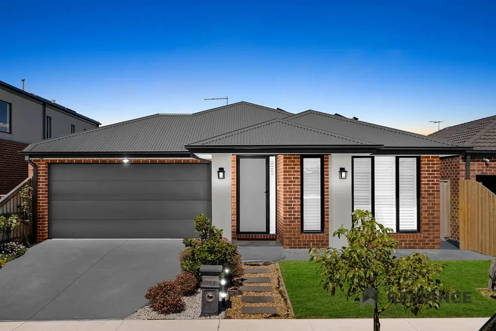 Tarneit 4ਬੈੱਡਰੂਮ Modern Living in Emerald Park/North-Facing/built on 400sqm/3 Living areas