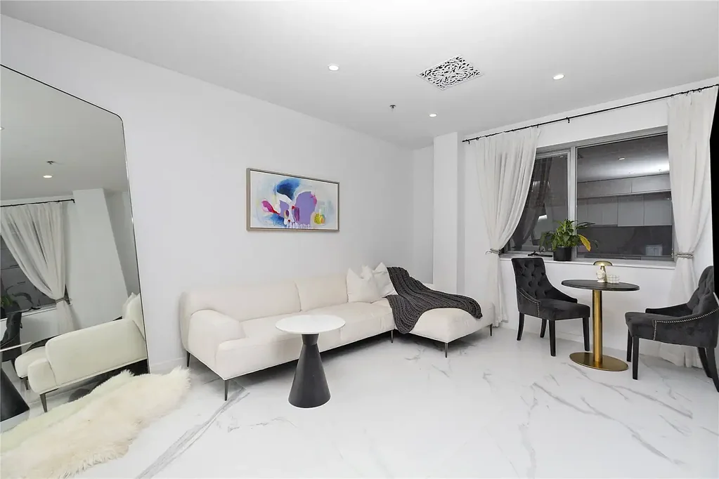 Timeless Collins Street Living - Private, Secure & Full of Character
