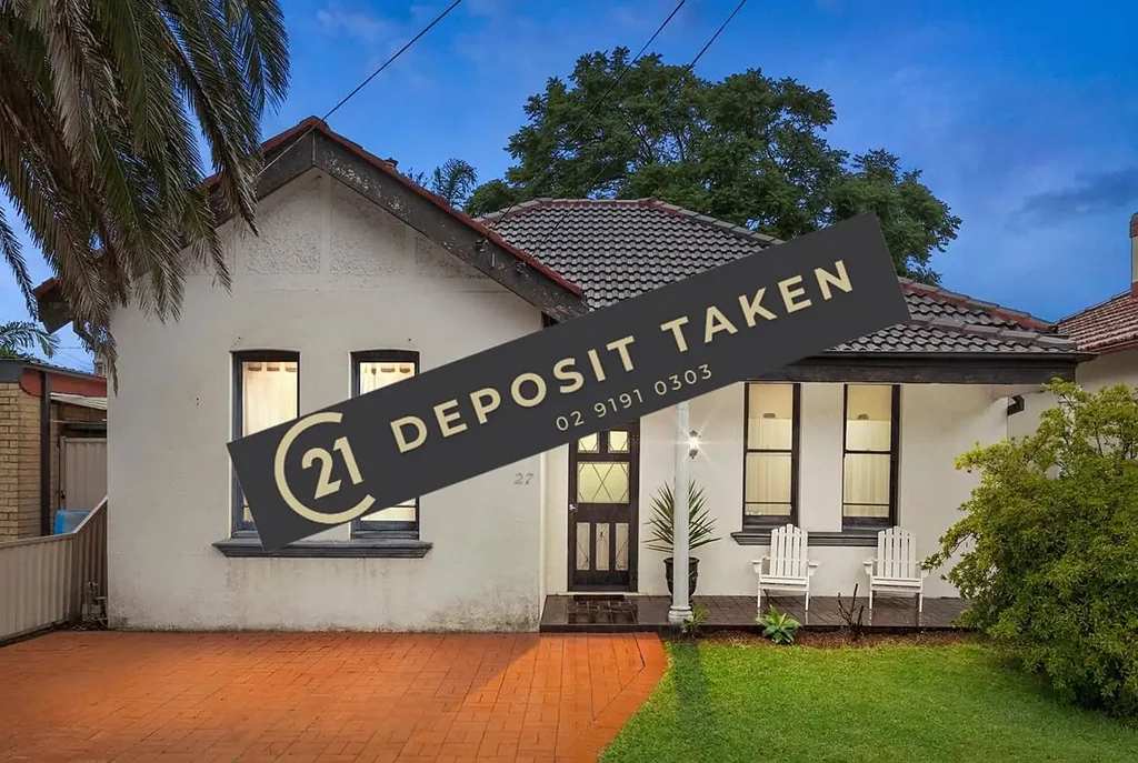 3 Bedroom Home!! with near New Timber Flooring