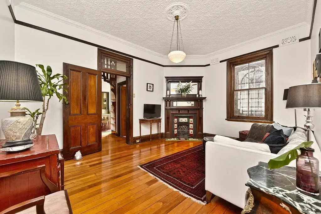 Creative Cottage in Leafy Newtown Hideaway
