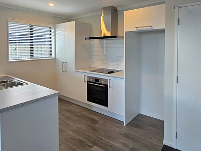 Brand New Three Bedroom In Lincoln!