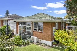 28 Faith Bullock Place, New Lynn