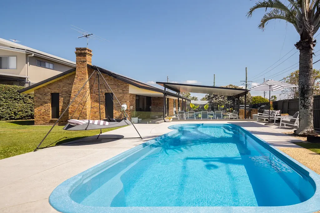 Redcliffe 3 Slaapkamer Fully Renovated Coastal Entertainer