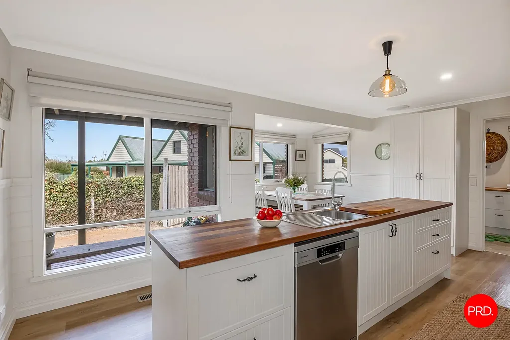 Kyneton 3 Bedroom Charming Family Home with Shed & Alfresco Space