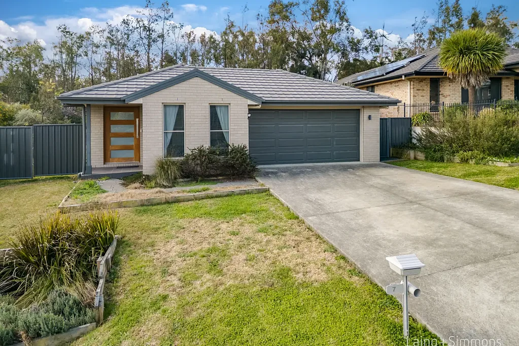 7 Grandview Crescent, Armidale, NSW 2350
