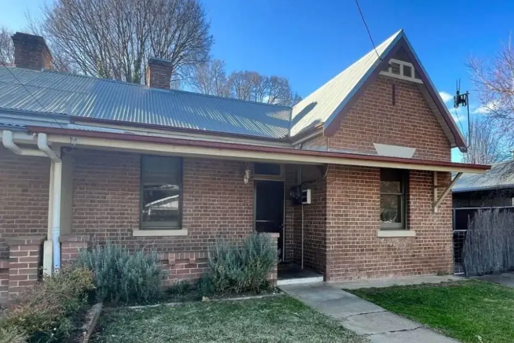 Charming Semi-Detached, 3 Bedroom Home