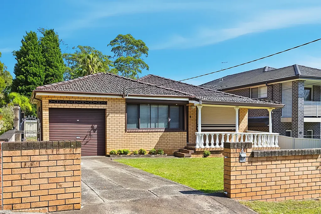Denistone East 3ห้องนอน Family home | Development potential (STCA)