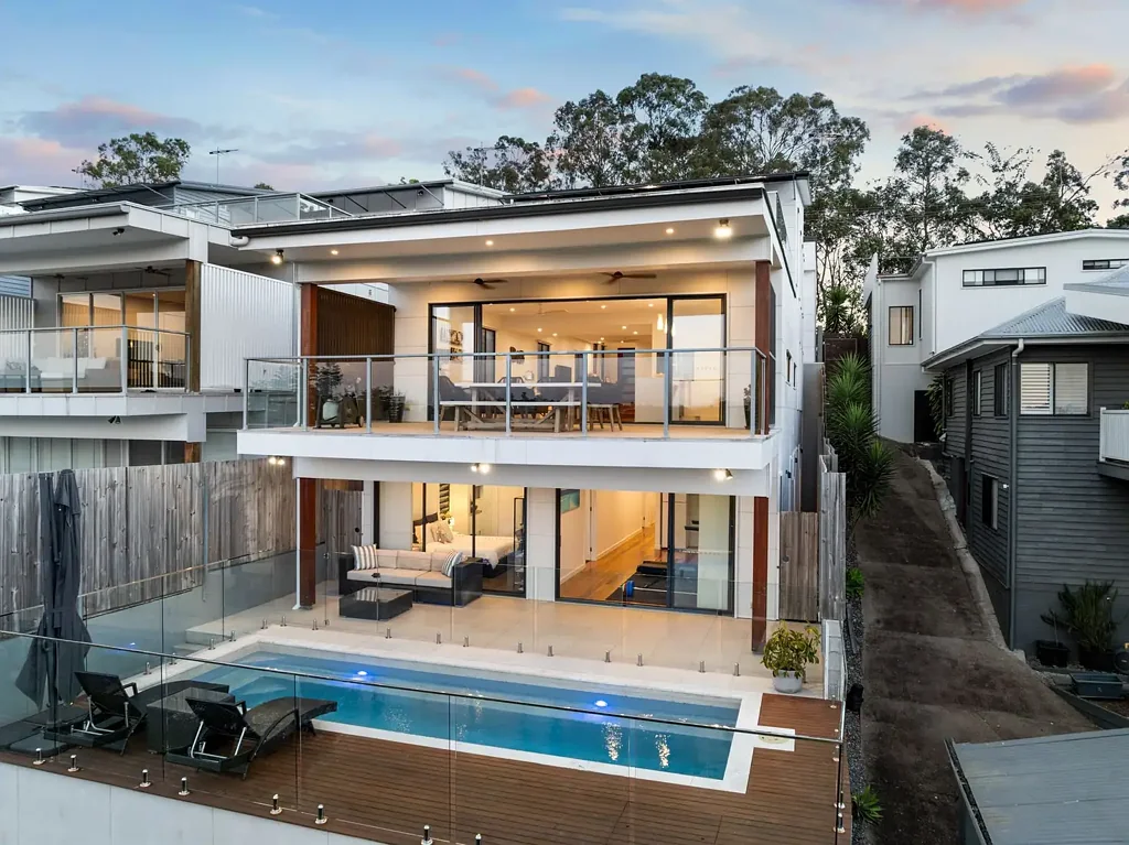 Toowong 5Kwarto Elevated Luxury on Prestigious Birdwood Ridge!