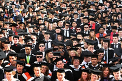 查学生贷款拖欠 内政部将使用护照信息