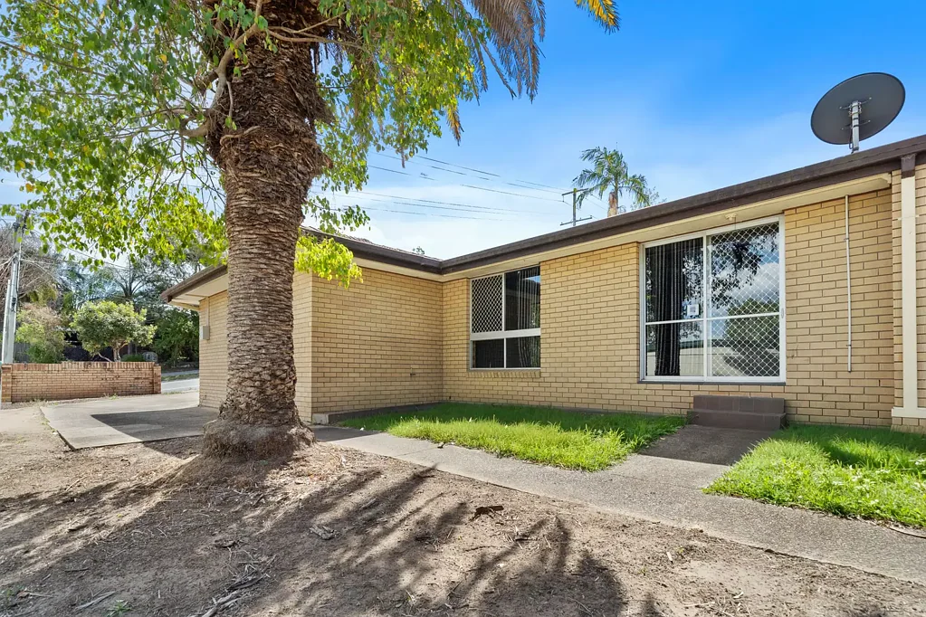 Comfortable & Convenient 2 Bedroom Unit