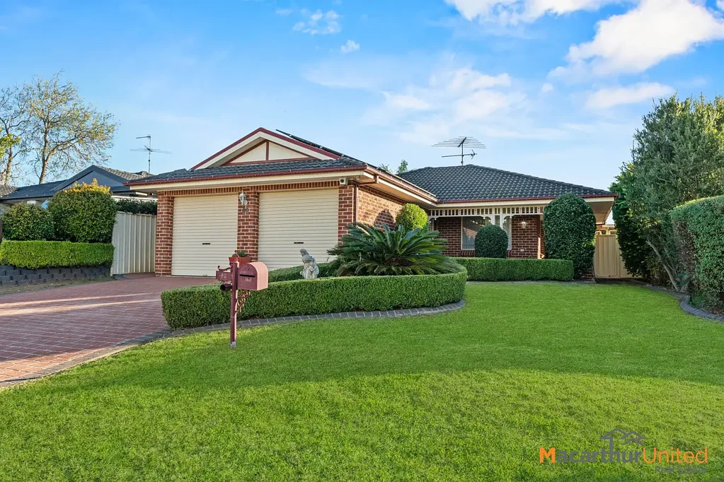 Narellan Vale 4房 黄金地段  精装修  宽敞生活空间  优质电器  宁静休憩  便利设施  家庭友好  宁静社区 Stunning Family Home in Narellan Vale