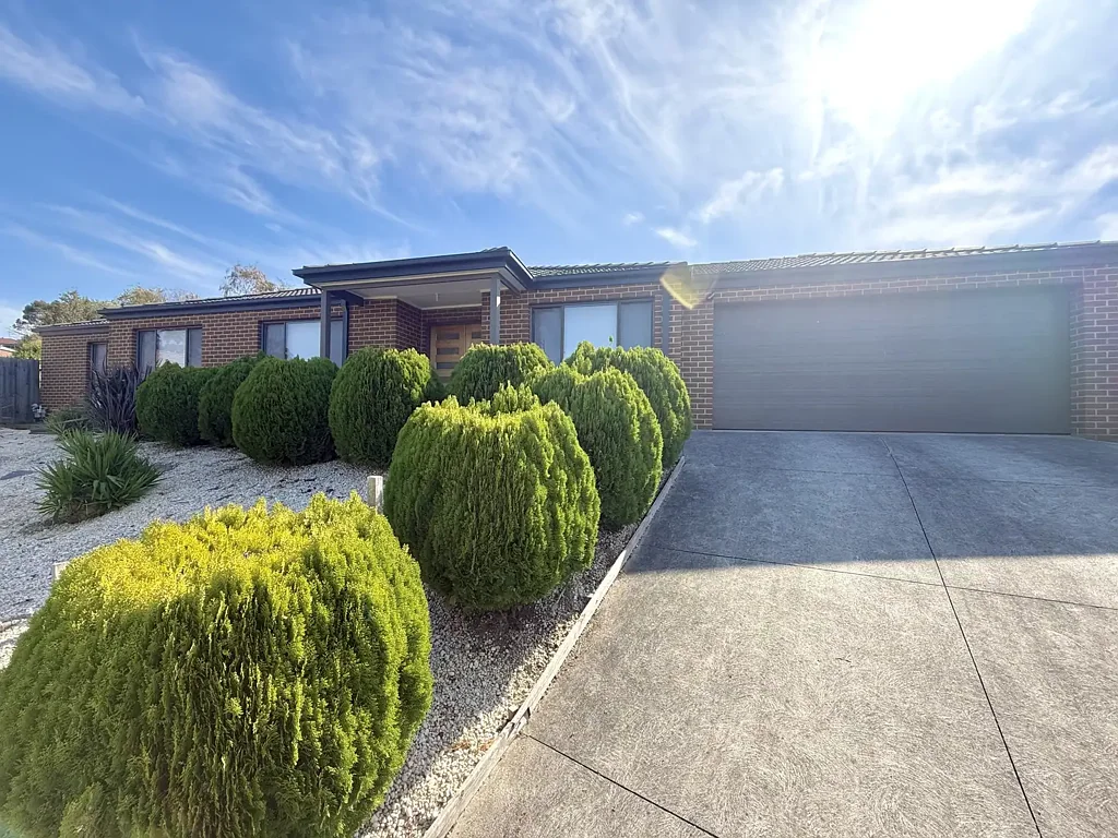 Spacious Family Living in a Quiet Court Setting