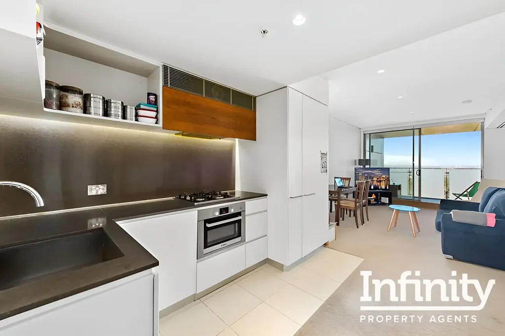 ONE-BEDROOM APARTMENT WITH STUNNING VIEWS + MASSIVE STUDY AVAILABLE FOR RENT!!