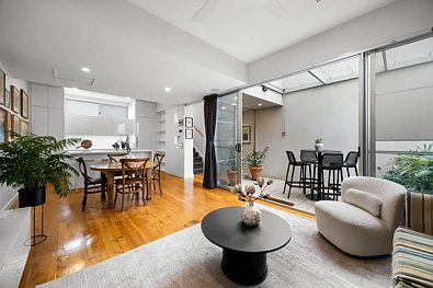 Adelaide 3房  Stylish, Sophisticated & Secure  - Superb Townhouse in a Superb Location!
