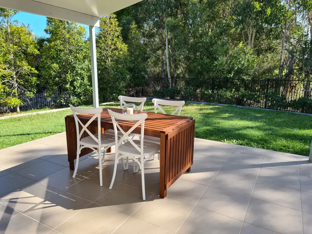 Executive Golf Front Home