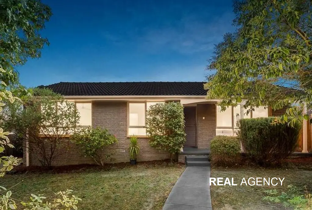 Wantirna South 3Moenga Appx. 720sqm Corner Block No Easement Great Subdivision Potential! (STCA)