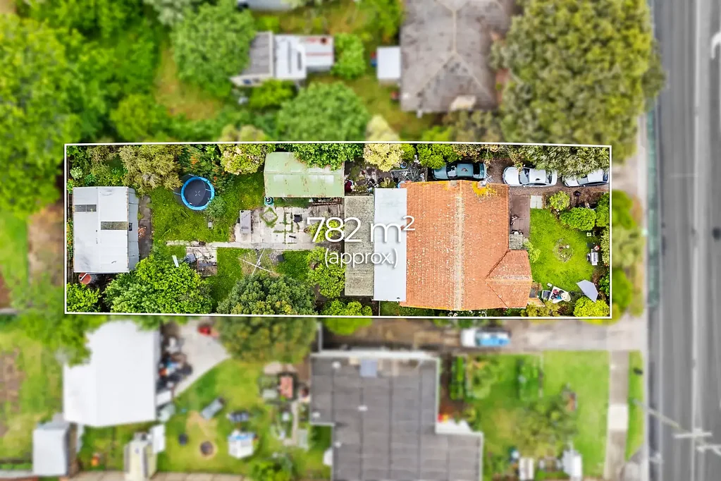 Rosebud 2ਬੈੱਡਰੂਮ Ideal reno or redevelopment opportunity