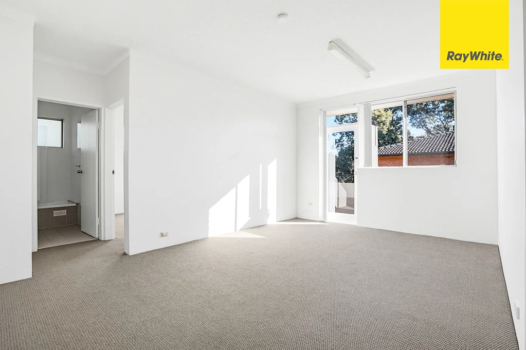 Freshly Updated One-Bedroom Apartment with Balcony & Parking