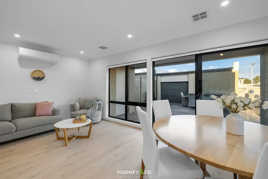 9 Opera Walk, Junction Village, VIC 3977