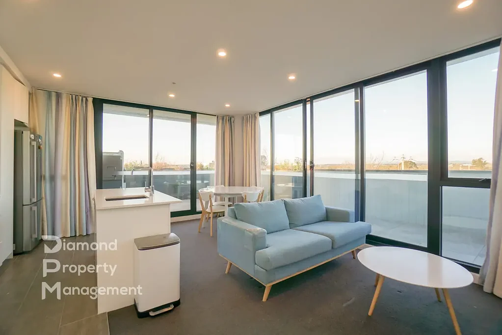 Modern Two Bedroom Apartment With Large Balcony At Carnegie's Top Location