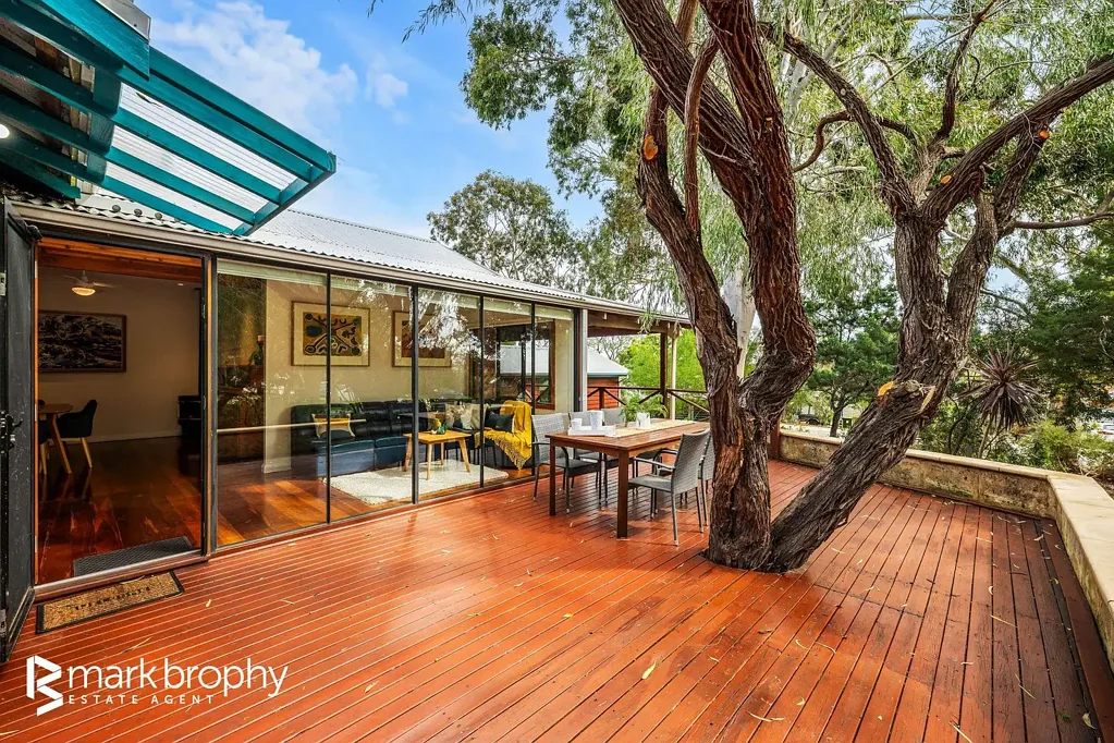 1 Mortlock Street, Hamilton Hill, WA 6163