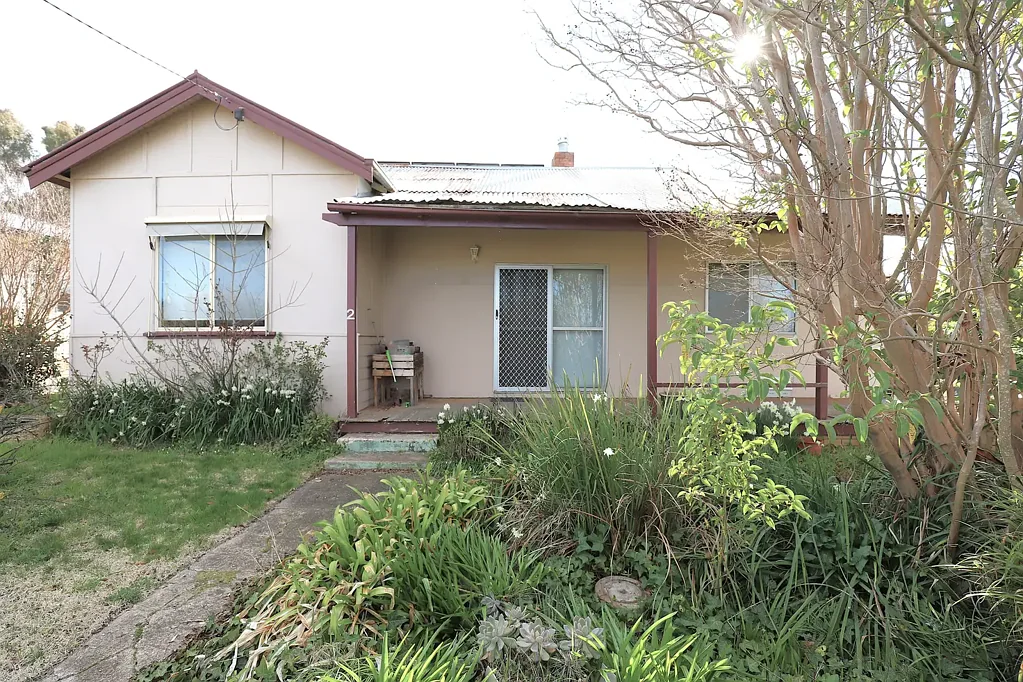Wallendbeen 3ห้องนอน Village Cottage With Potential