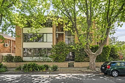 2/445 St Kilda Street, Elwood