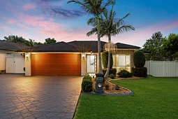 13 River Gum Grove, Hamlyn Terrace