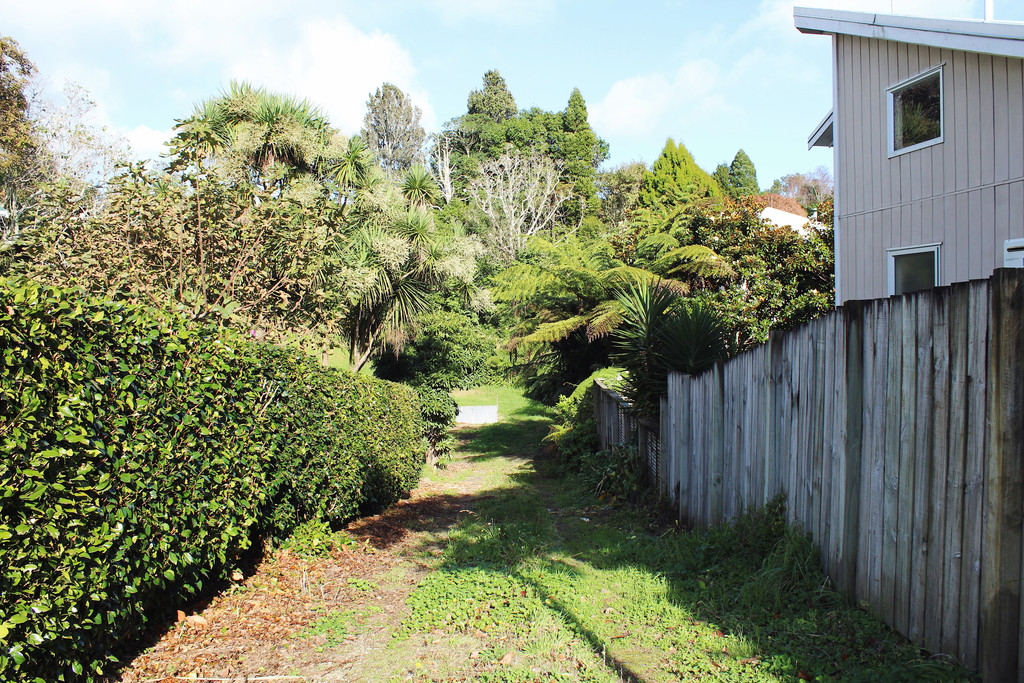 17a Magnolia Drive, Westown, New Plymouth, 5 habitaciones, 0 baños