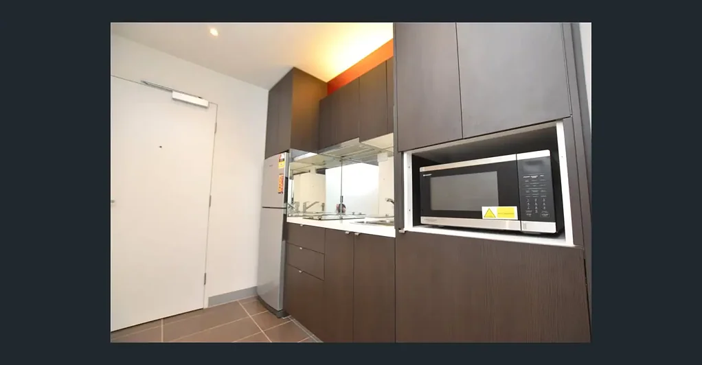 Stylish City-Fringe Living with Modern Comfort & Convenience
