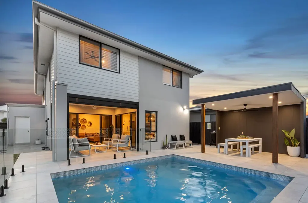 Luxury Family Living Awaits in The Surrounds Estate!