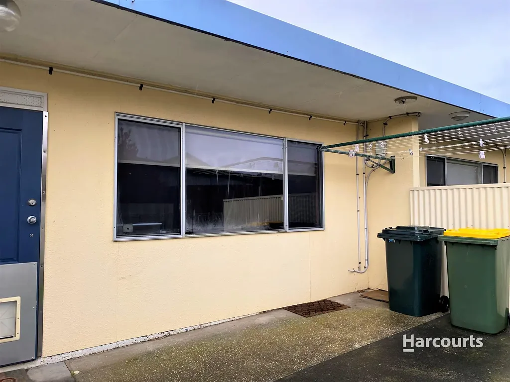 Secure, Low-Maintenance Unit Just Moments from the Beach