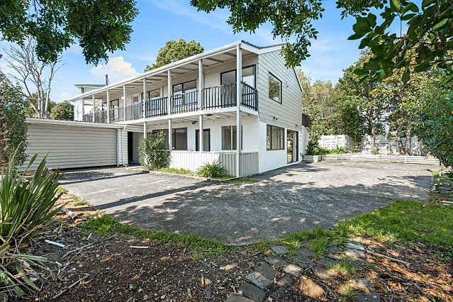 9 Sungrove Rise, Sunnyvale, Waitakere City