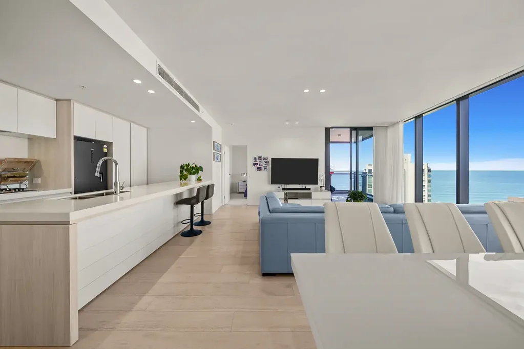 Broadbeach 3Moenga Rare Three Bedroom Apartment With Breathtaking Views - Sellers Committed Elsewhere!