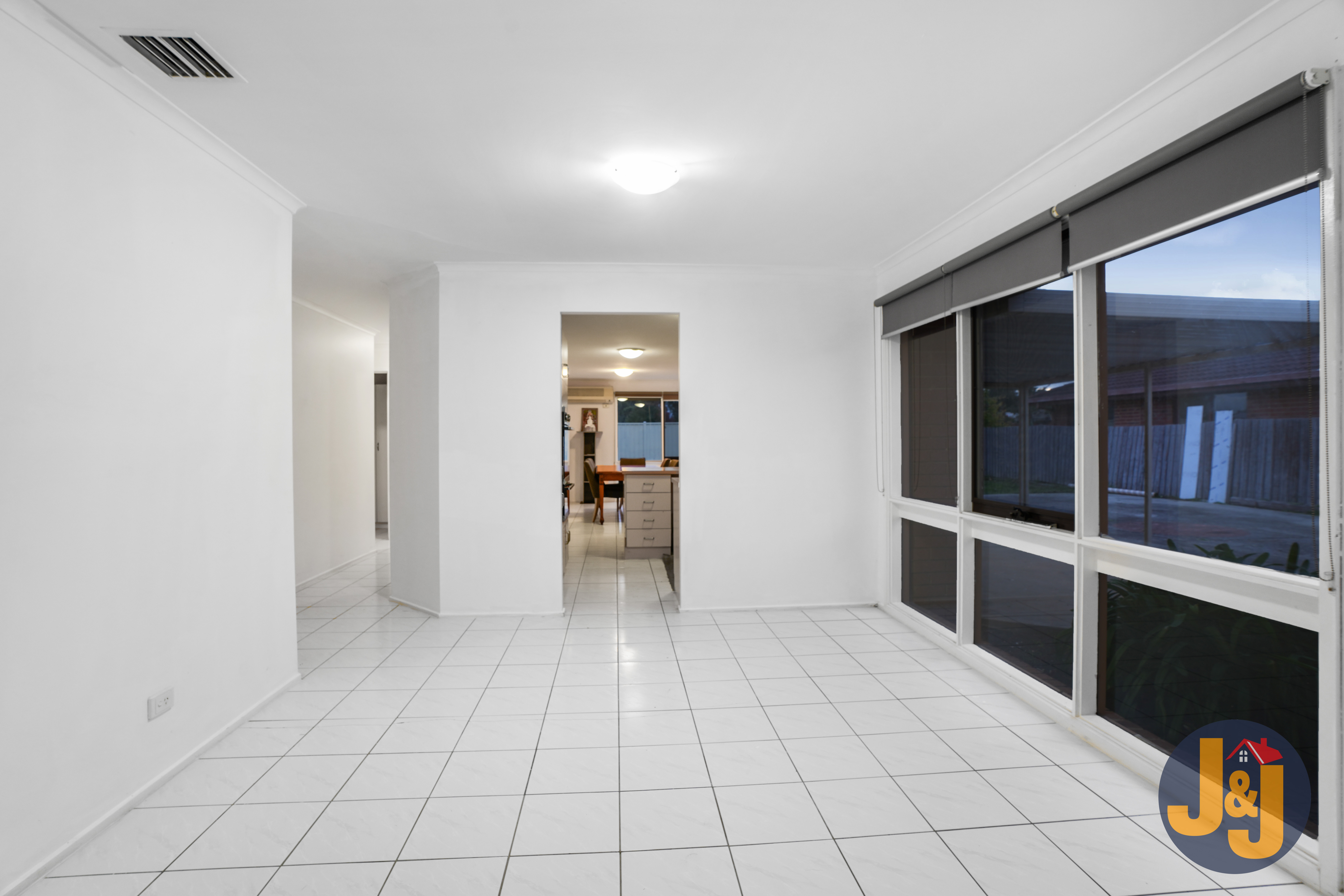 16 WOKING ST, CRAIGIEBURN VIC 3064, 0 chambres, 0 salles de bain, House