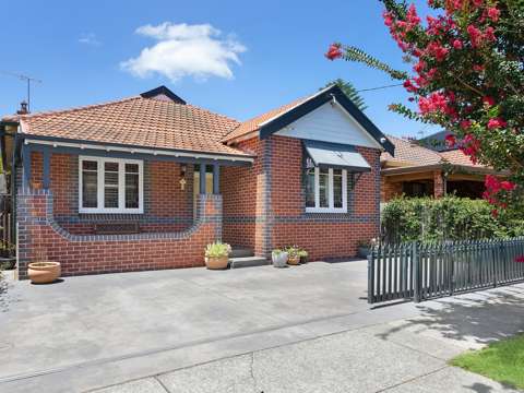 Mascot 3 Bedroom Gorgeous Federation Family Home.