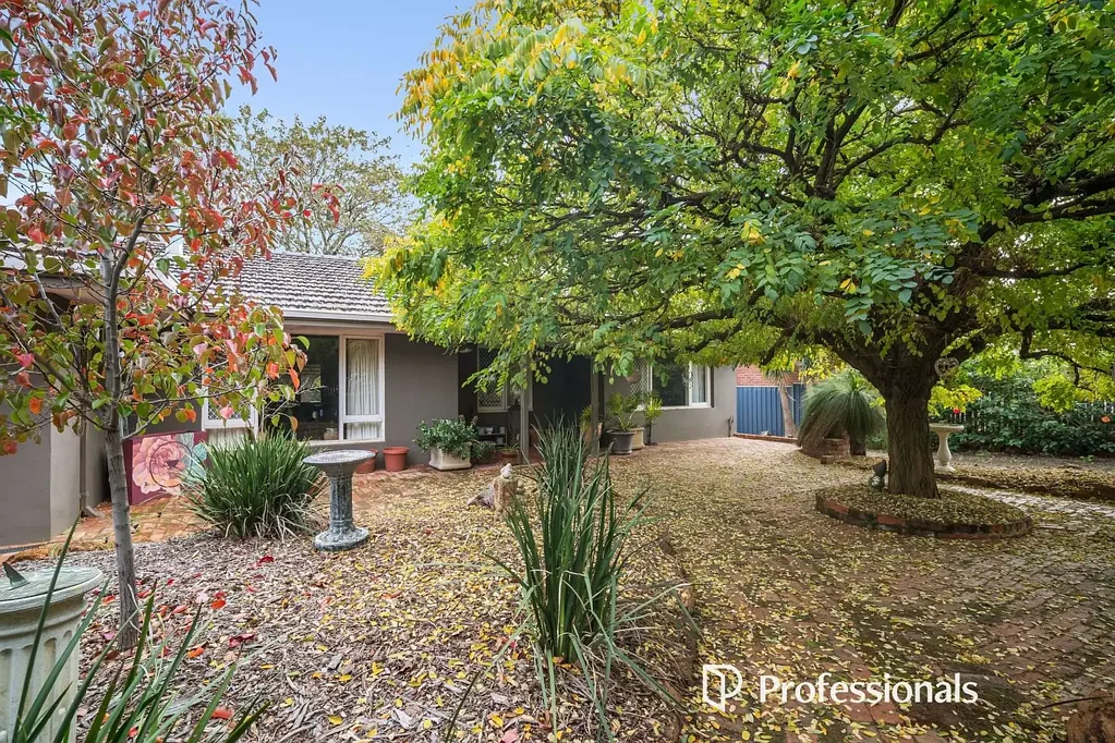 Kalamunda 4 Bedroom Hills Character Home with Bonus Studio & Workshop