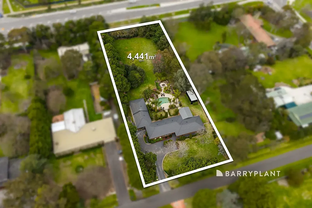 Narre Warren North 5 Bedroom The Perfect Forever Home, Dual Living on One Acre