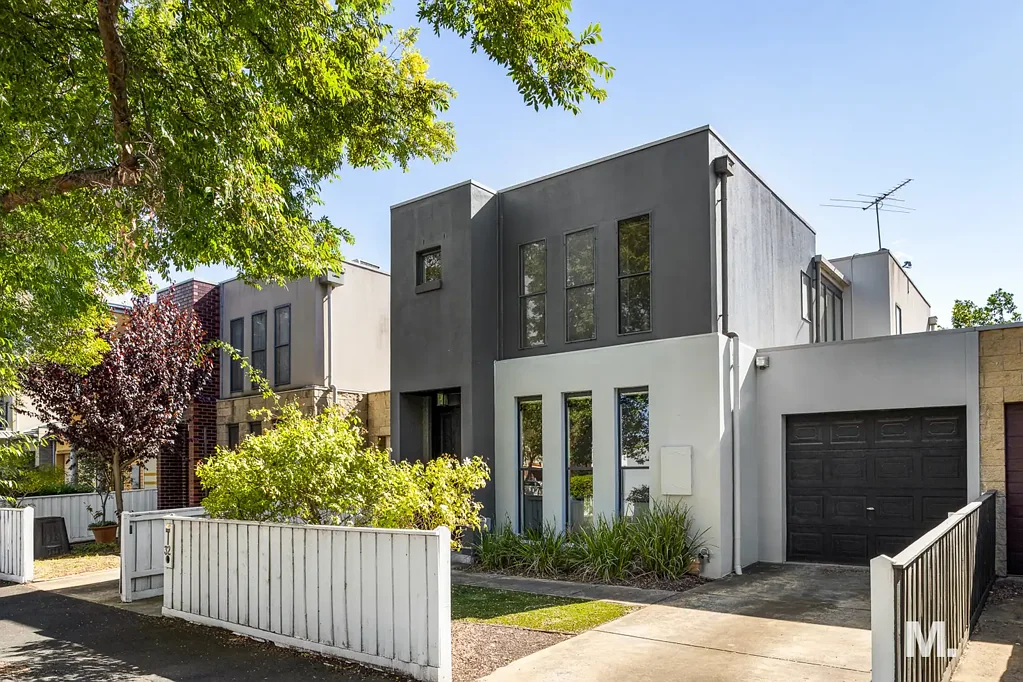 32-34 Newman Street, Kensington, VIC 3031