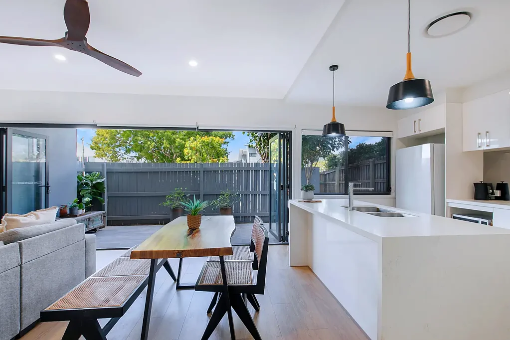 Carina 3બેડરૂમ Rare Freehold Living in a Boutique Complex of Only Four