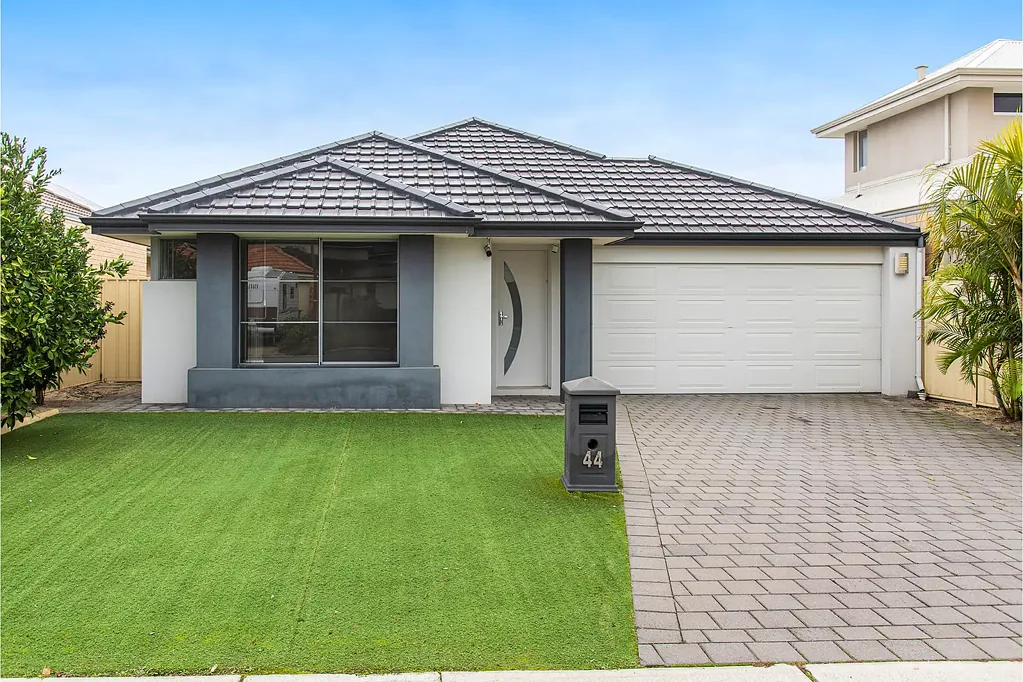 Spacious 4-Bedroom Family Home in Prime Canning Vale Location