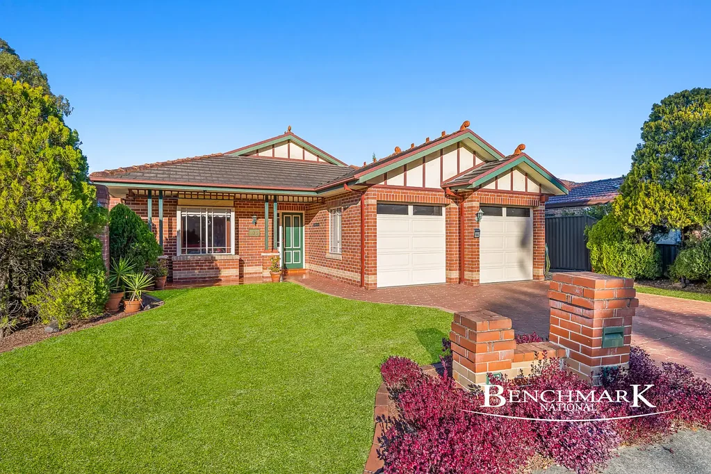 Wattle Grove 4Moenga Spacious 4-Bedroom, 3 Bathroom Family Home with Pool, Outdoor Retreat & Prime Corner Block in Wattle Grove